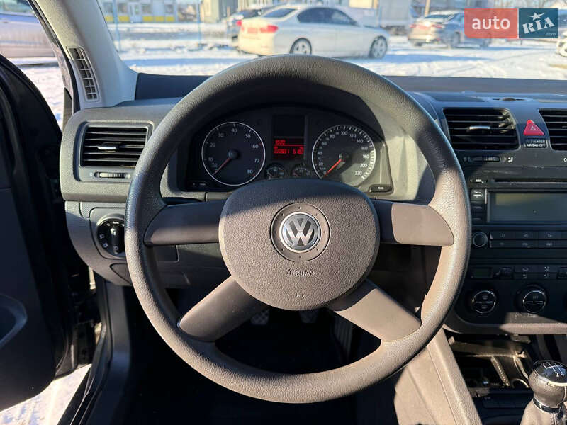 Хетчбек Volkswagen Golf 2005 в Коломиї