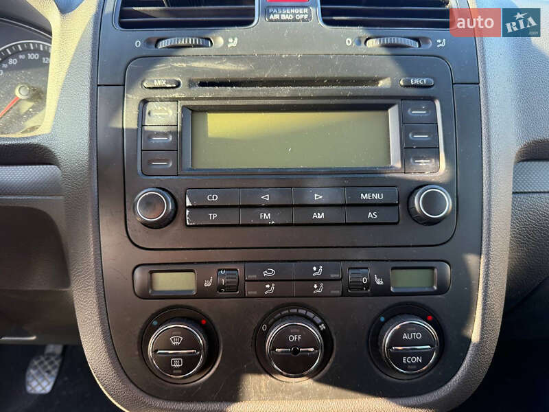 Хетчбек Volkswagen Golf 2005 в Коломиї