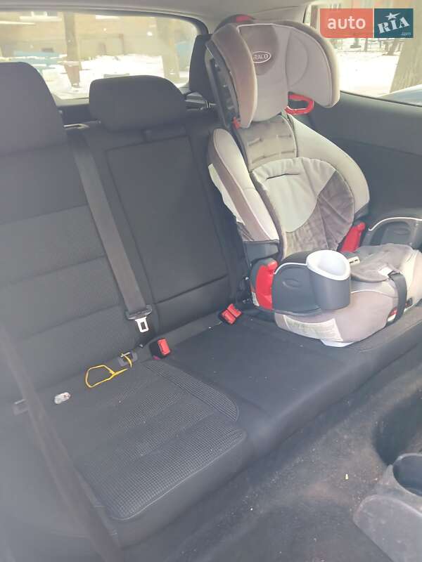 Хетчбек Volkswagen Golf 2012 в Ватутіному