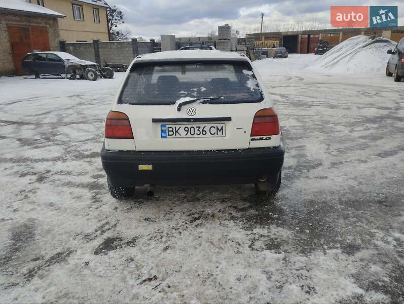 Хетчбек Volkswagen Golf 1992 в Березному