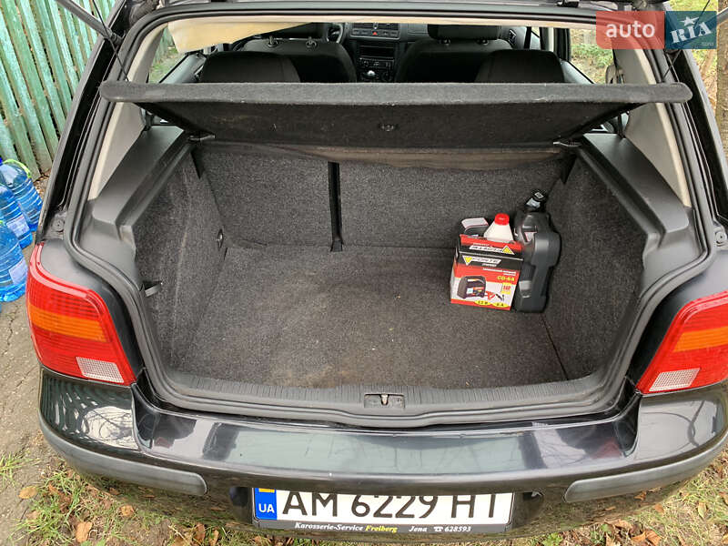 Хэтчбек Volkswagen Golf 2001 в Житомире