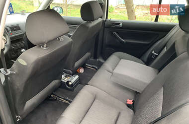 Хэтчбек Volkswagen Golf 2001 в Житомире