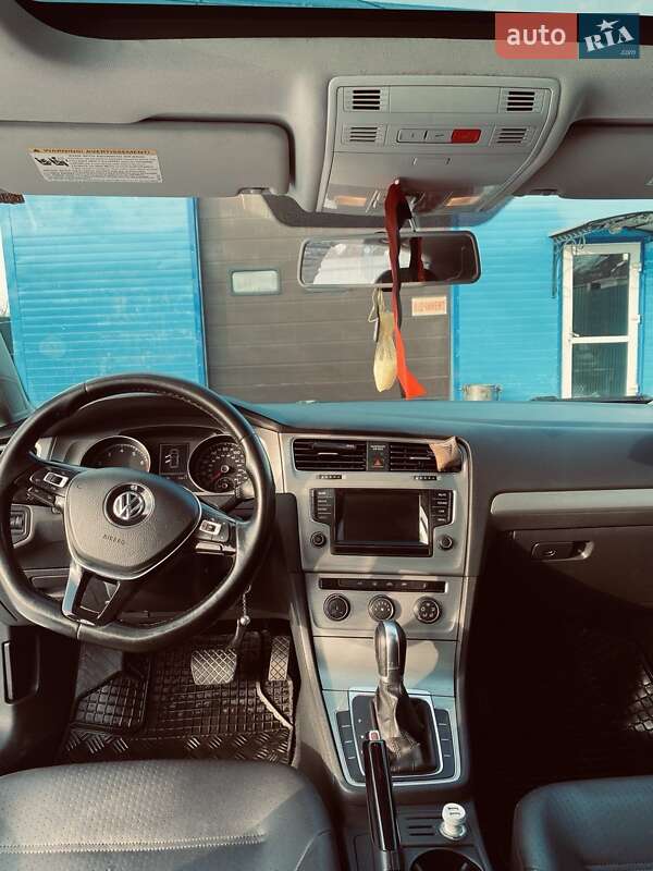 Хетчбек Volkswagen Golf 2014 в Одесі