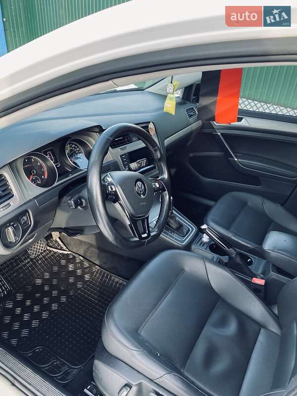 Хетчбек Volkswagen Golf 2014 в Одесі