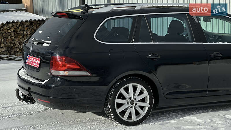 Універсал Volkswagen Golf 2009 в Самборі