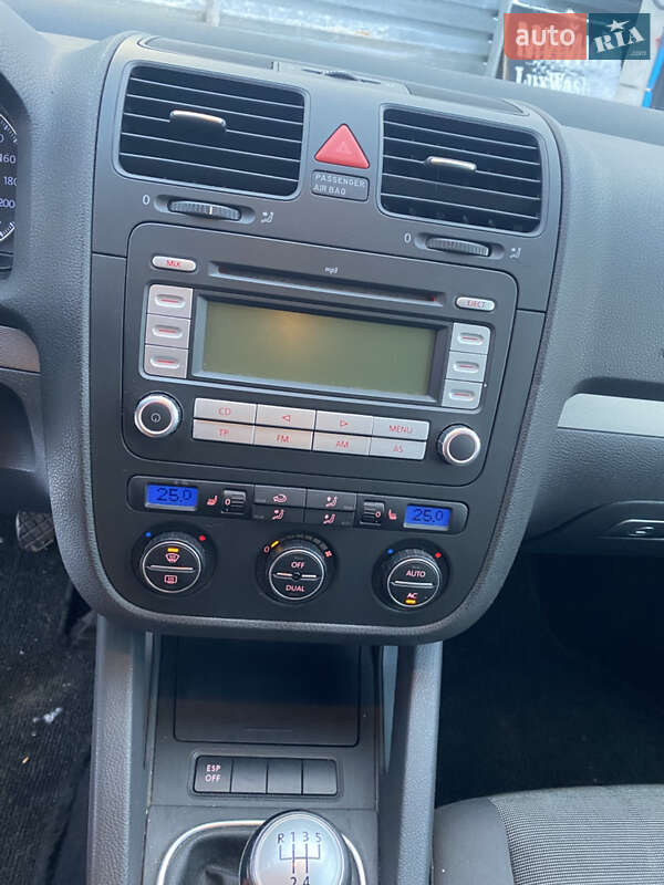 Хэтчбек Volkswagen Golf 2007 в Львове