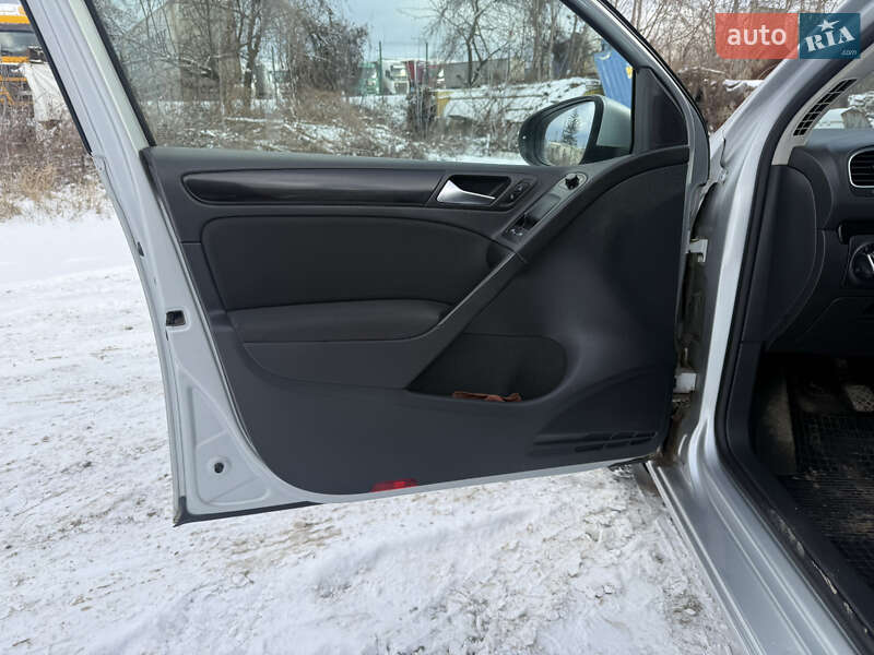 Хетчбек Volkswagen Golf 2010 в Вінниці