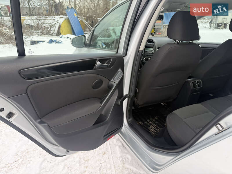 Хетчбек Volkswagen Golf 2010 в Вінниці
