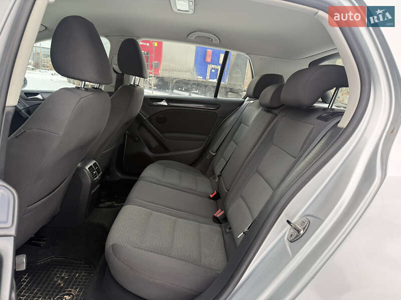 Хетчбек Volkswagen Golf 2010 в Вінниці