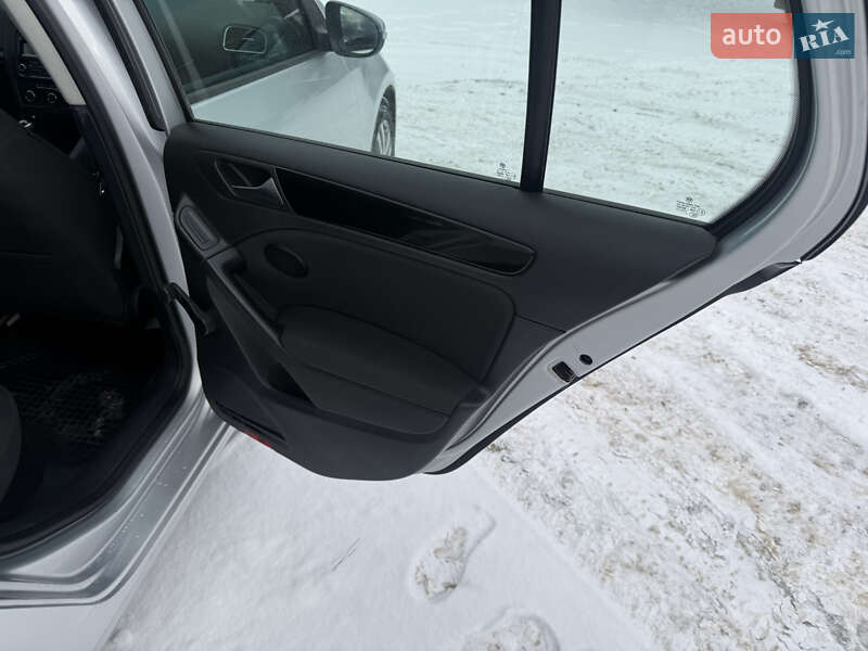 Хетчбек Volkswagen Golf 2010 в Вінниці
