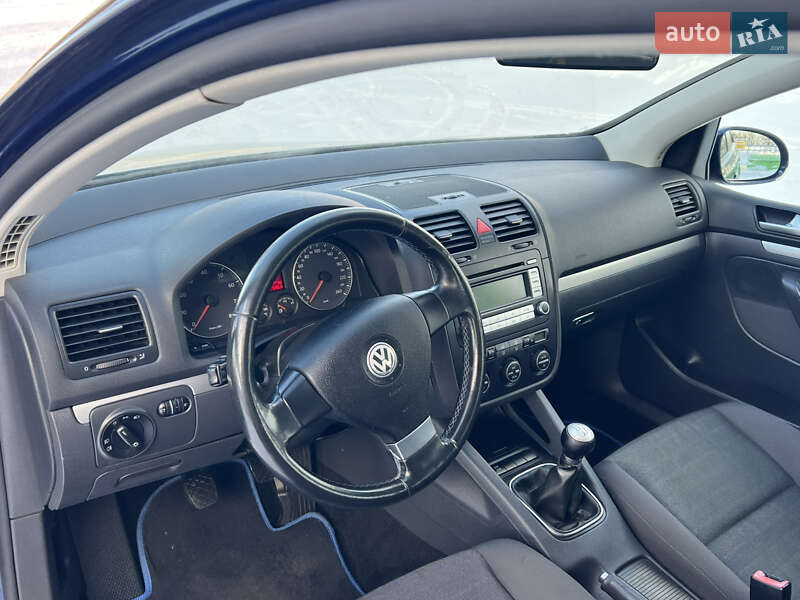 Хетчбек Volkswagen Golf 2007 в Лубнах
