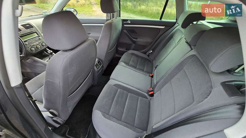 Универсал Volkswagen Golf 2009 в Светловодске