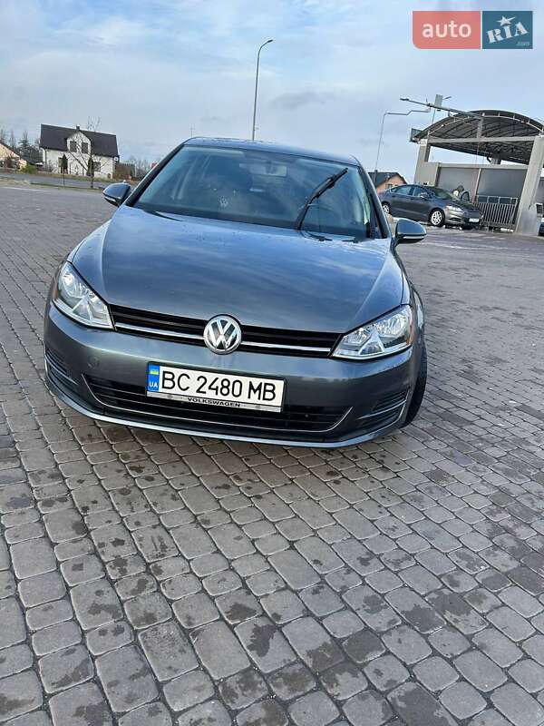 Хетчбек Volkswagen Golf 2016 в Городку