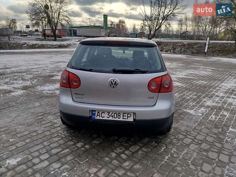 Хетчбек Volkswagen Golf 2005 в Ковелі
