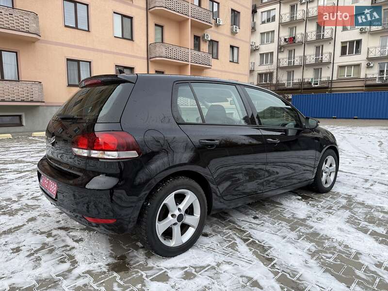 Хетчбек Volkswagen Golf 2010 в Ужгороді