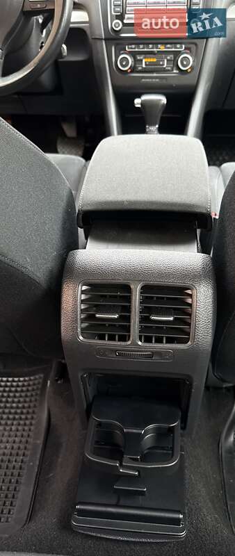 Хетчбек Volkswagen Golf 2010 в Ужгороді