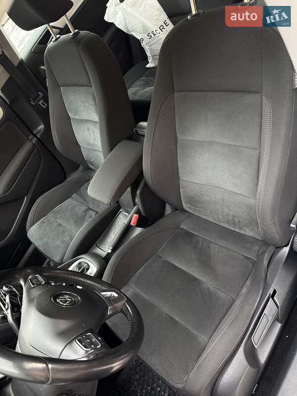 Хетчбек Volkswagen Golf 2010 в Ужгороді