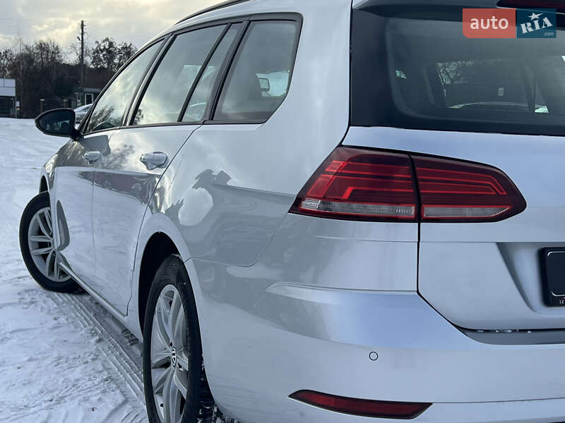 Универсал Volkswagen Golf 2019 в Луцке
