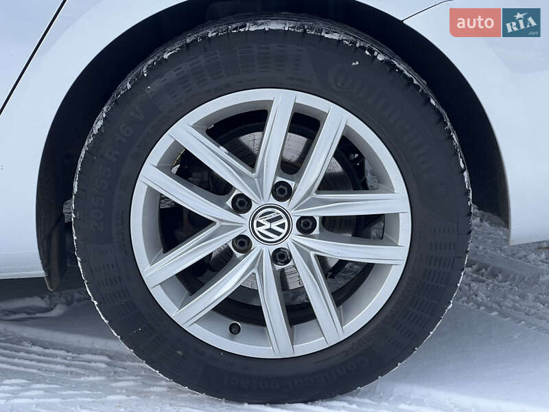 Универсал Volkswagen Golf 2019 в Луцке