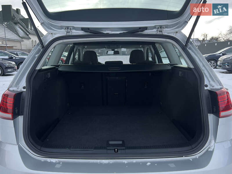 Универсал Volkswagen Golf 2019 в Луцке