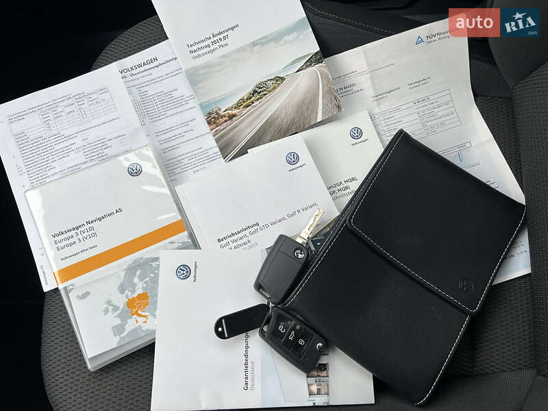 Универсал Volkswagen Golf 2019 в Луцке