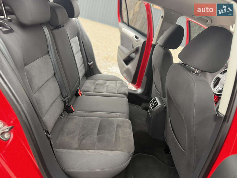 Хэтчбек Volkswagen Golf 2010 в Берегово