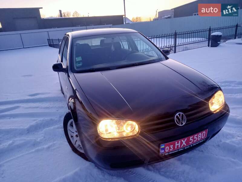 Хетчбек Volkswagen Golf 2003 в Тернополі