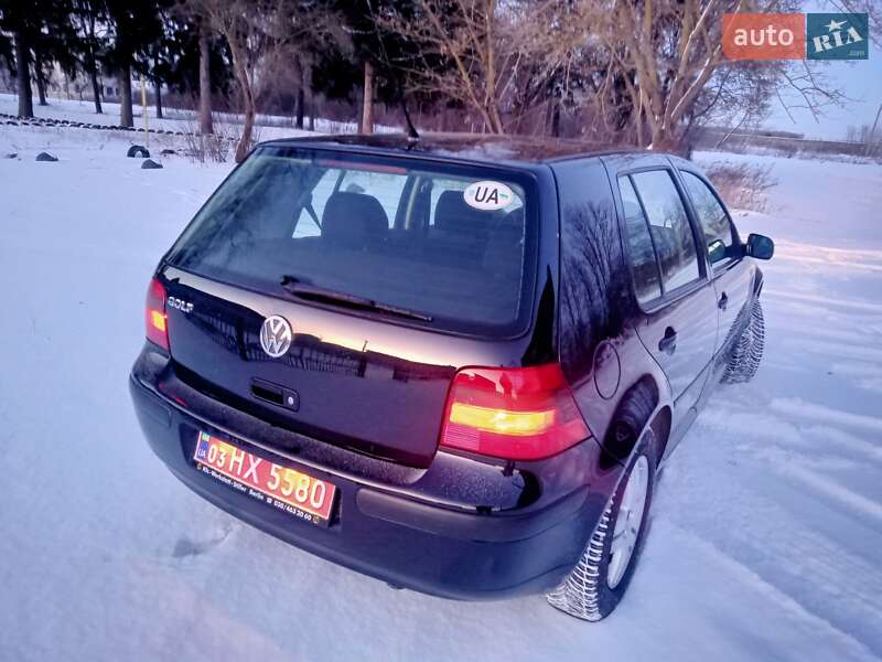 Хетчбек Volkswagen Golf 2003 в Тернополі
