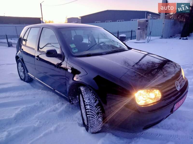 Хетчбек Volkswagen Golf 2003 в Тернополі