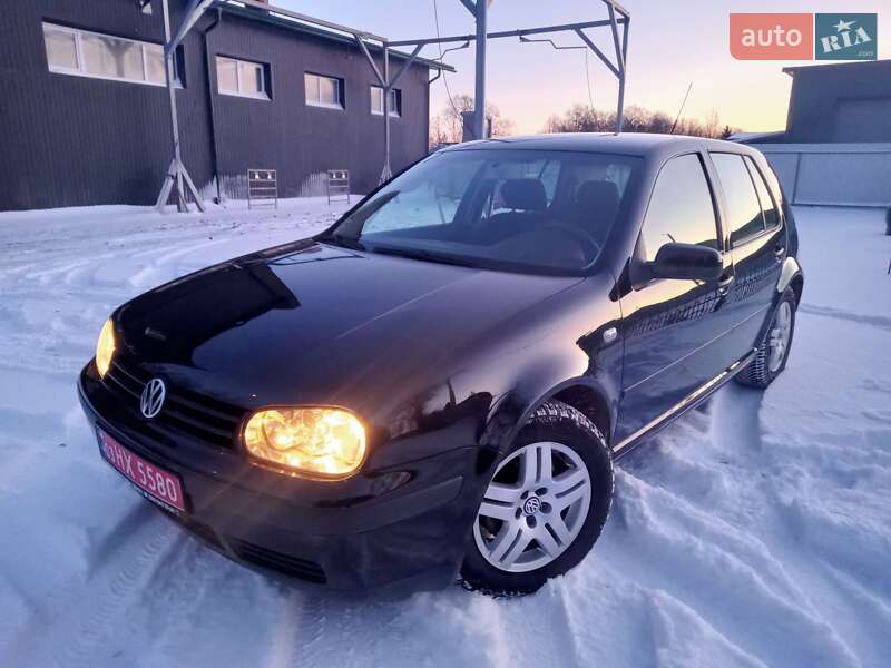 Хетчбек Volkswagen Golf 2003 в Тернополі