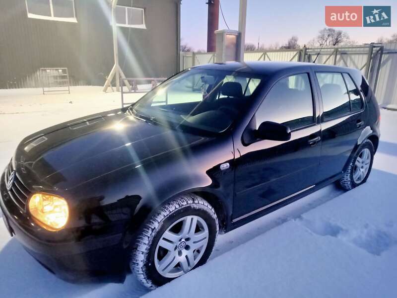 Хетчбек Volkswagen Golf 2003 в Тернополі
