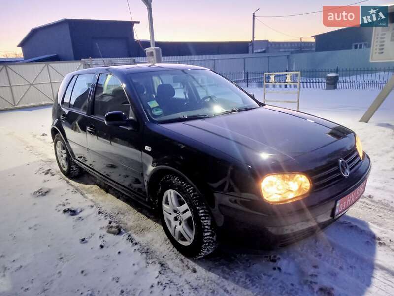 Хетчбек Volkswagen Golf 2003 в Тернополі