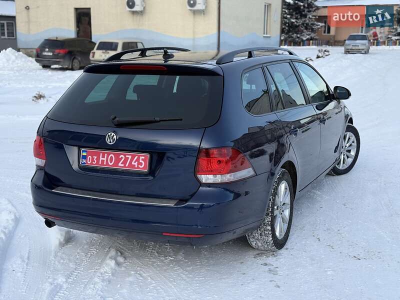 Универсал Volkswagen Golf 2012 в Сарнах