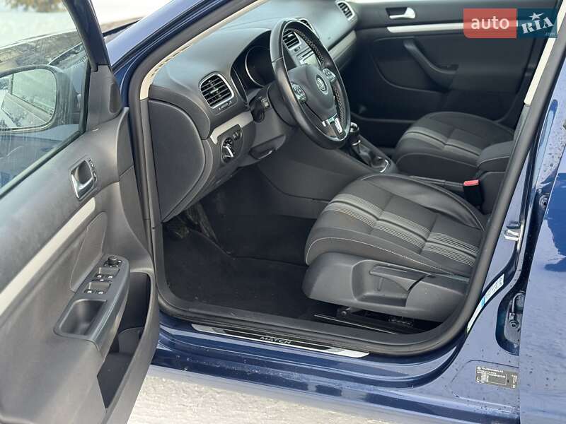 Универсал Volkswagen Golf 2012 в Сарнах