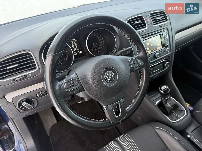Универсал Volkswagen Golf 2012 в Сарнах