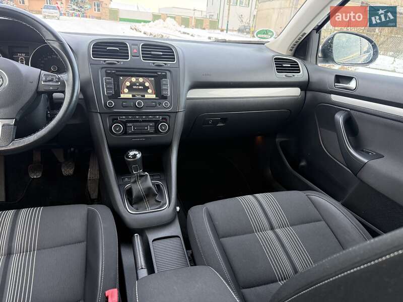 Универсал Volkswagen Golf 2012 в Сарнах