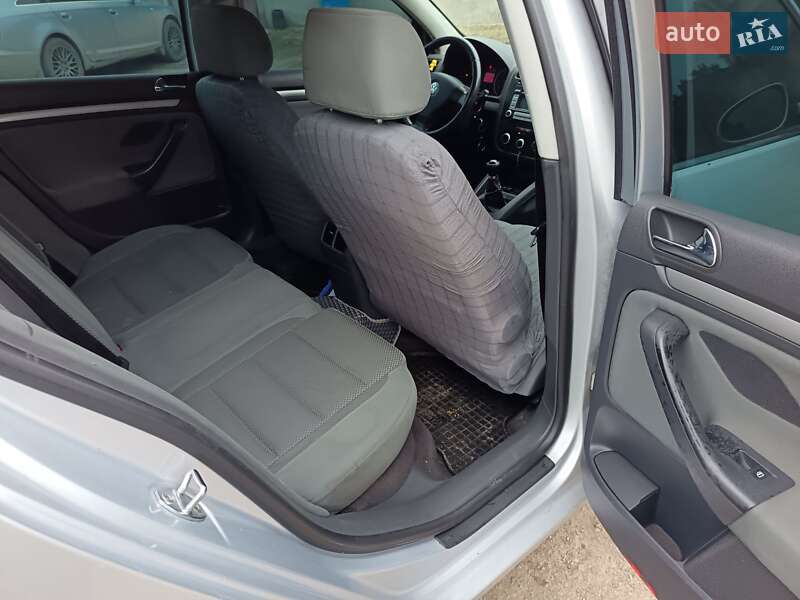 Хетчбек Volkswagen Golf 2005 в Кам'янець-Подільському