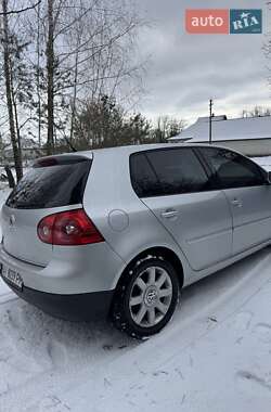 Хэтчбек Volkswagen Golf 2005 в Вышгороде