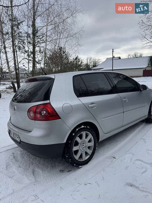 Хэтчбек Volkswagen Golf 2005 в Вышгороде