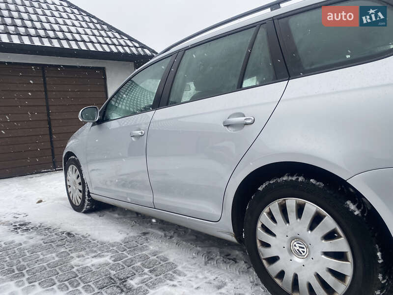 Універсал Volkswagen Golf 2009 в Любомлі