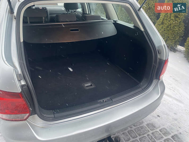 Універсал Volkswagen Golf 2009 в Любомлі