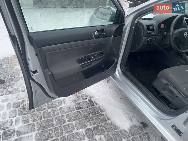 Універсал Volkswagen Golf 2009 в Любомлі