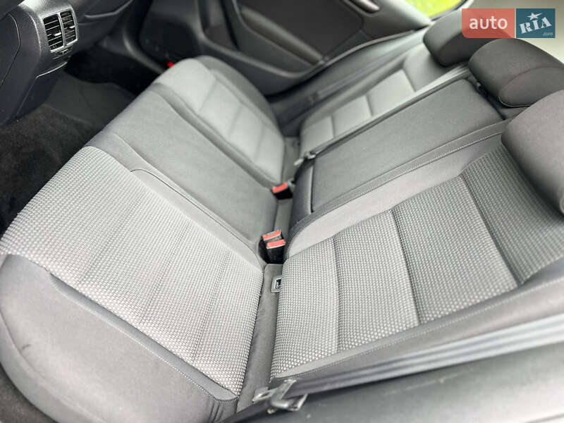 Хэтчбек Volkswagen Golf 2009 в Староконстантинове