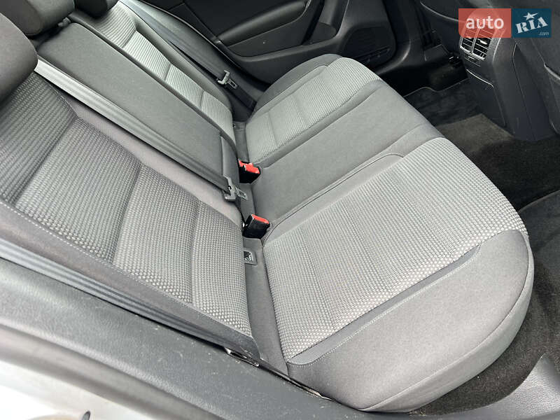 Хэтчбек Volkswagen Golf 2009 в Староконстантинове