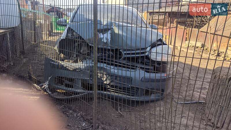Хетчбек Volkswagen Golf 2004 в Рівному