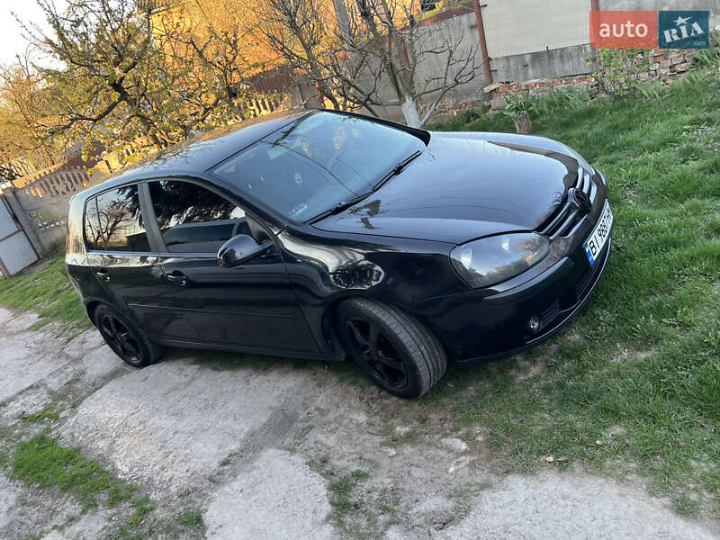 Хэтчбек Volkswagen Golf 2004 в Полтаве