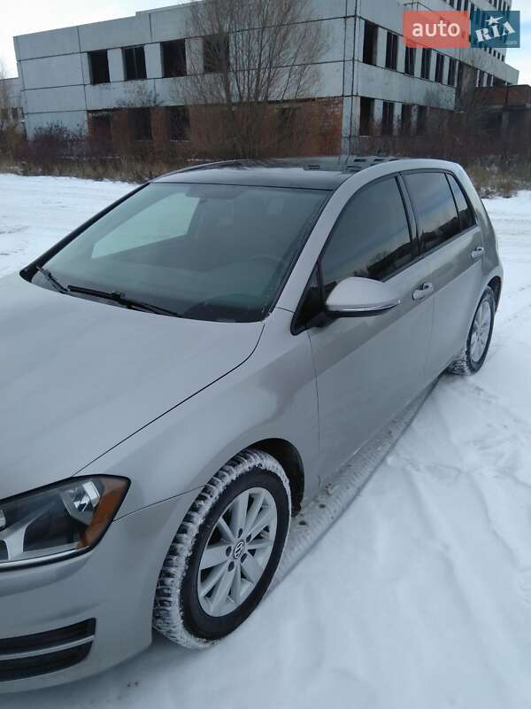 Хэтчбек Volkswagen Golf 2015 в Новоднестровске