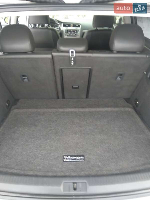 Хэтчбек Volkswagen Golf 2015 в Новоднестровске