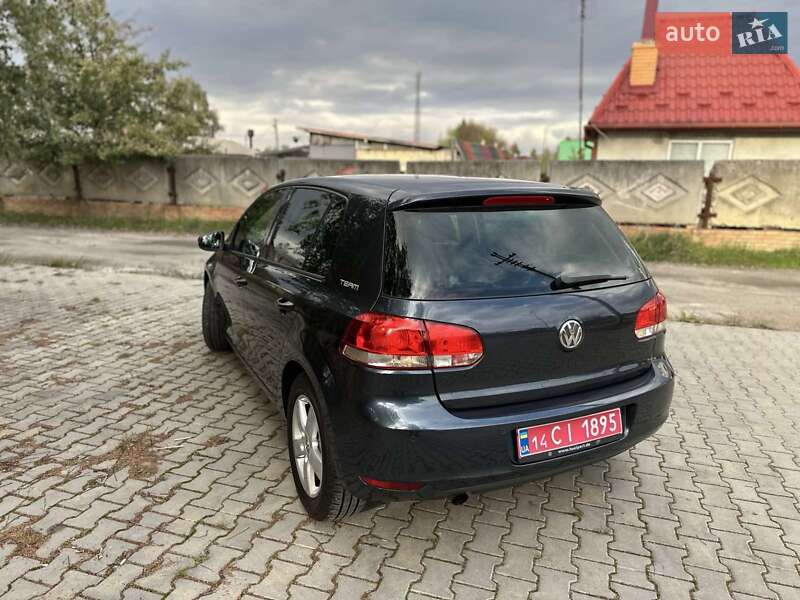 Хетчбек Volkswagen Golf 2011 в Стрию