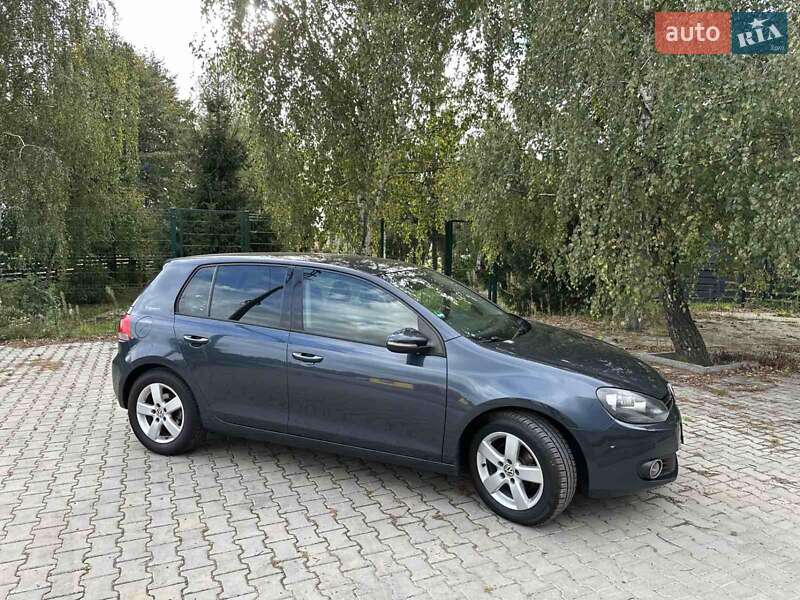 Хетчбек Volkswagen Golf 2011 в Стрию